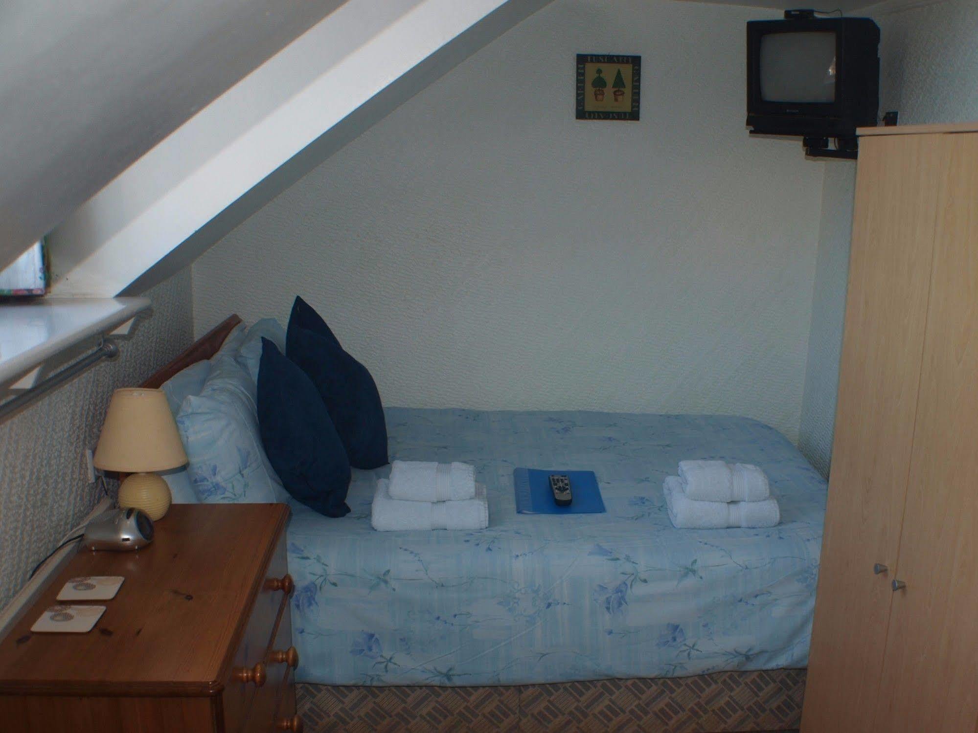 โอลิเวอร์เกสท์เฮาส์ Hotel เวย์มัธ ภายนอก รูปภาพ